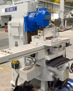 FRESADORA UNIVERSAL VEKER VK 300U COM DIGITAL