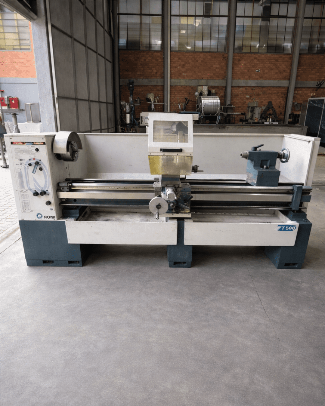 TORNO UNIVERSAL ROMI T500 COM DIGITAL